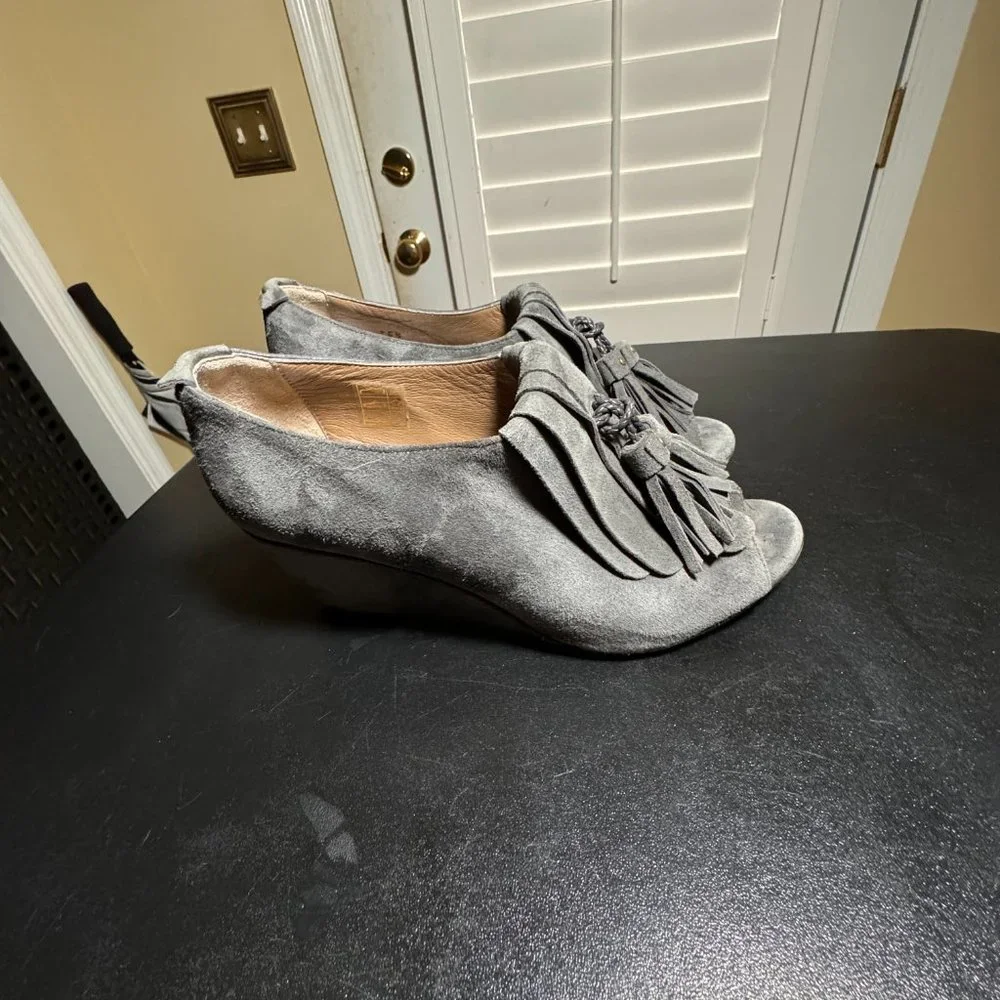 Anyi Lu gray suede sedge peep toe  bootie shoe